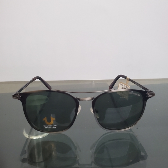 True Religion sunglasses - Picture 2 of 4
